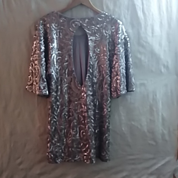 Dress - Picture 4 of 6